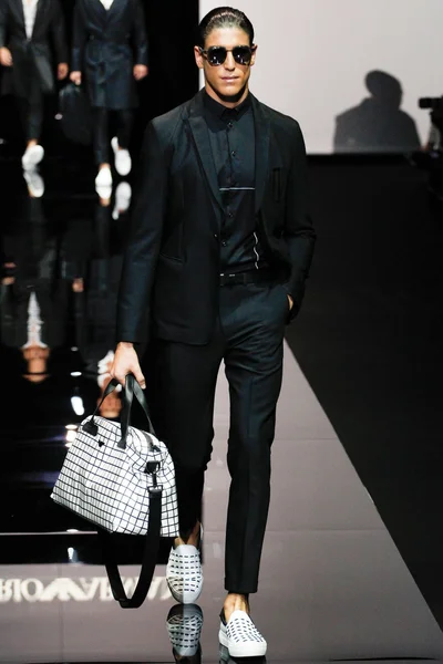Look 9